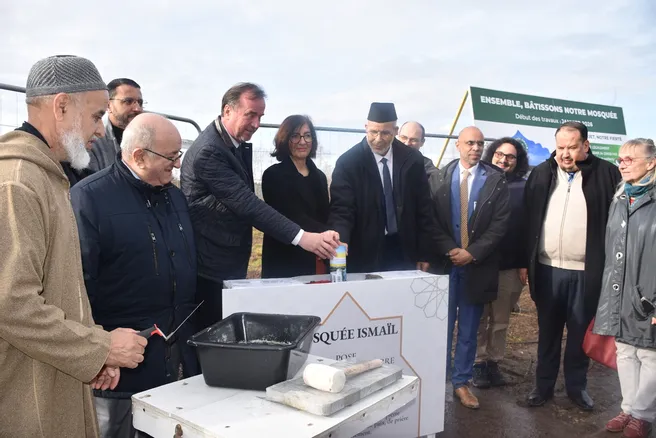 Pose officielle de la première pierre de la mosquée Ismaïl, le 17 janvier 2026.